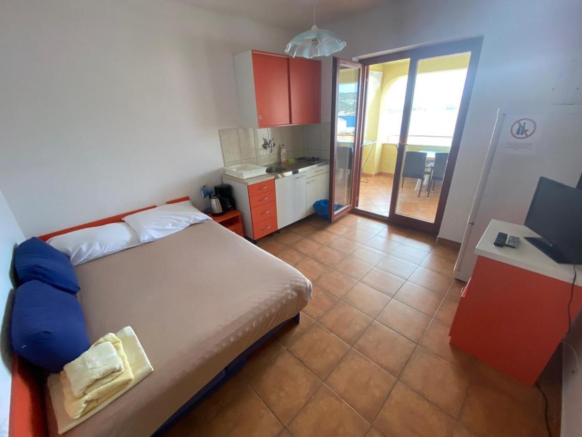 רוגוזניצה Apartments Viktor מראה חיצוני תמונה
