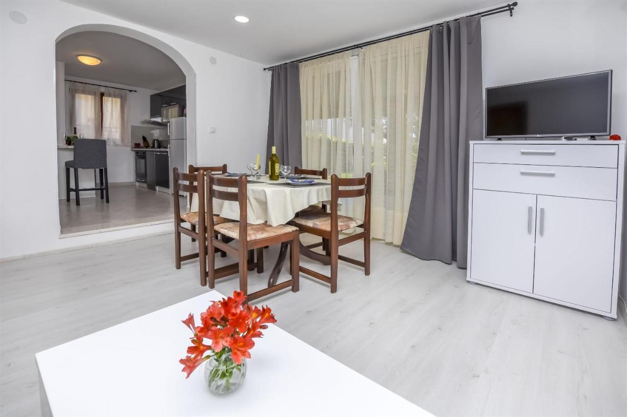 רוגוזניצה Apartments Viktor מראה חיצוני תמונה